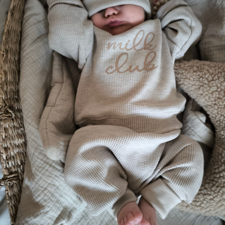 Outfit "Milk Club"