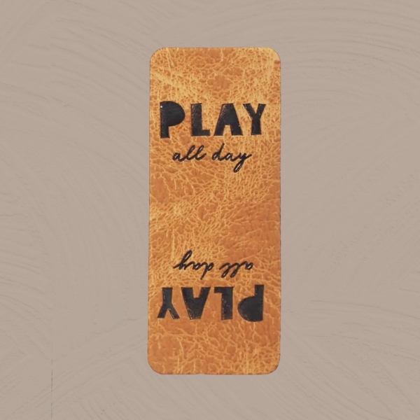 Kunstlederlabel "Play All Day"