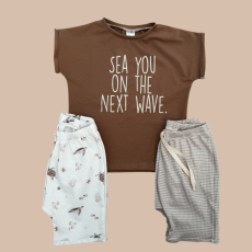 Outfit "Sea you on the next wave"